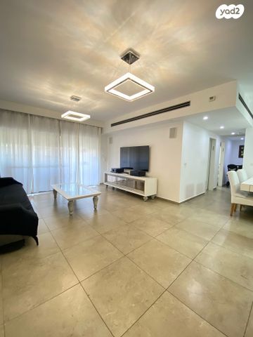 אהוד מנור 19