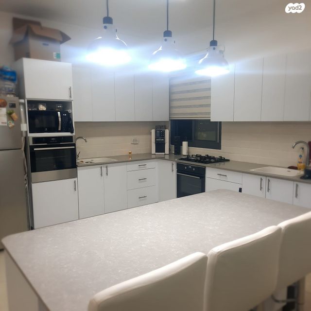 גג/ פנטהאוז, רבי יצחק נפחא, נתיבות ישראל / רמת בית שמש ד-4, בית שמש