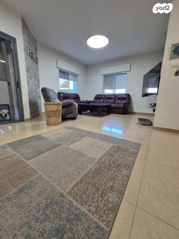 דו משפחתי, רמת ישי