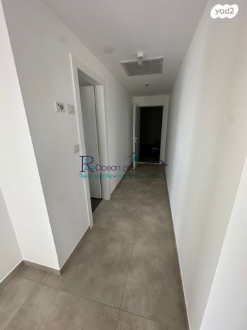 דירה, אמנון ליפקין שחק, נוף הטיילת, נתניה