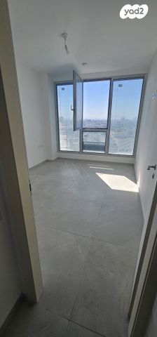 דירה, גרציאני יצחק 10, גני שרונה, קרית הממשלה, תל אביב יפו