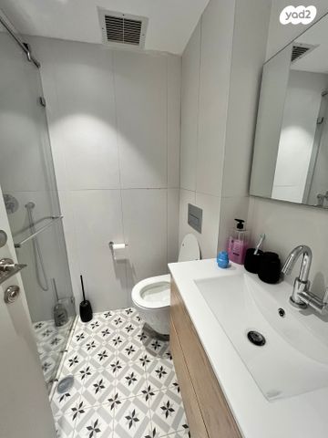 דירה, פינס 18, תל אביב יפו