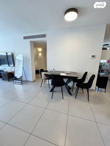 דירה, פינס 18, תל אביב יפו