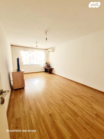 דירה, החלוץ, נהריה