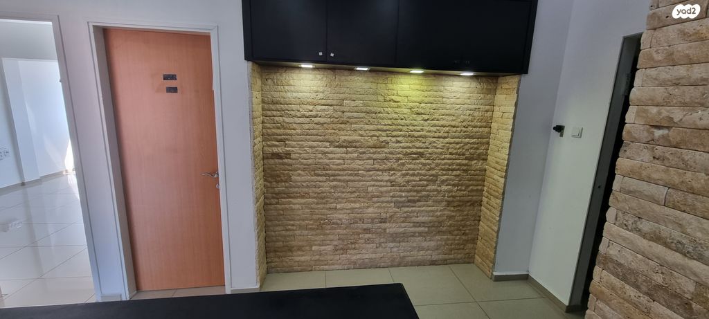 משרדים, שדרות המגינים, חיפה