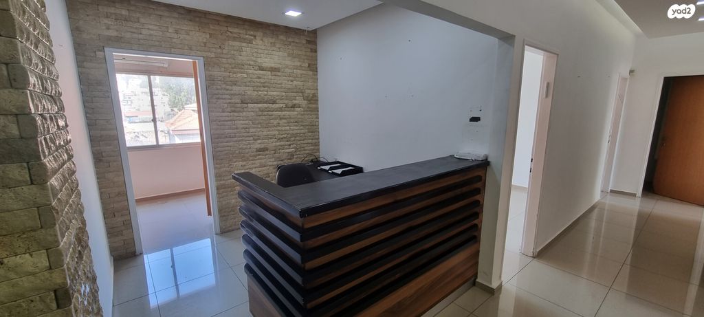 משרדים, שדרות המגינים, חיפה