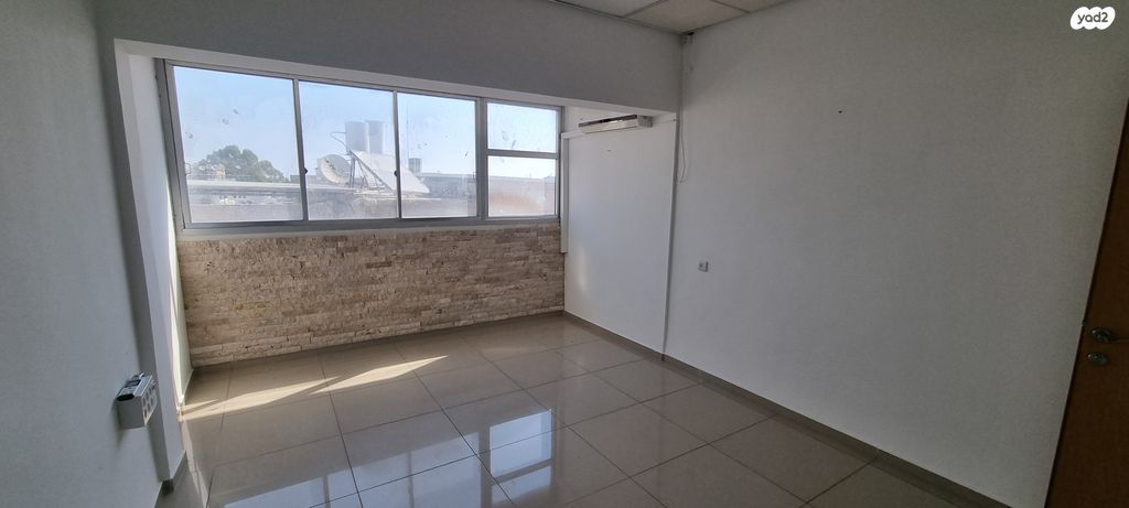 משרדים, שדרות המגינים, חיפה