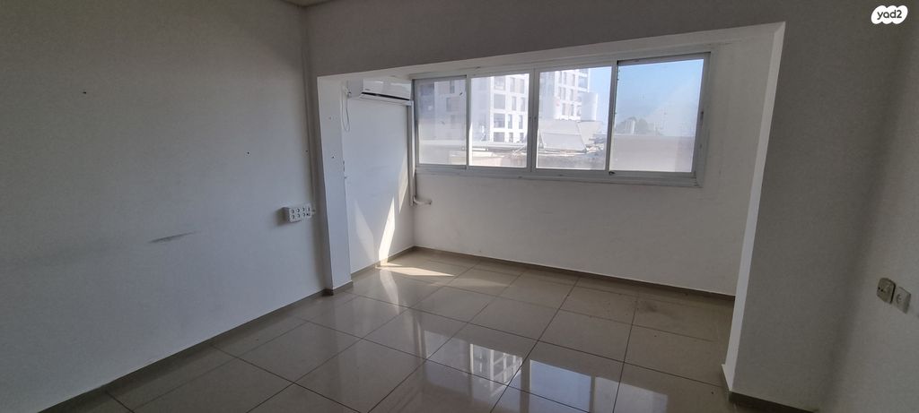 משרדים, שדרות המגינים, חיפה