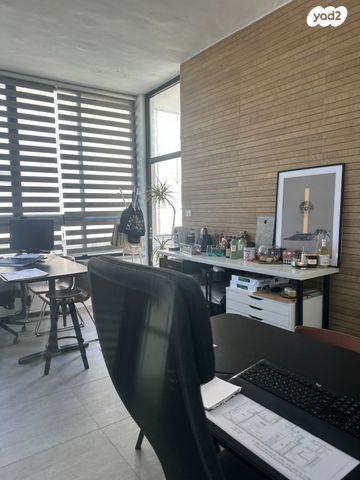 משרדים, שדרות גושן 84, קרית מוצקין