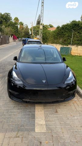 מודעת רכב טסלה מודל 3