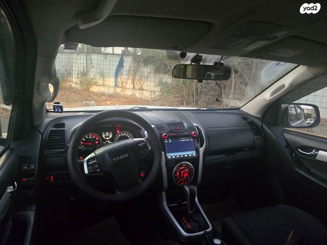 איסוזו די-מקס