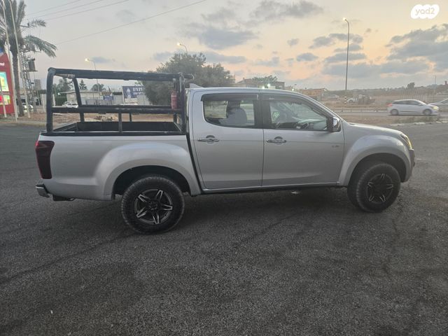 איסוזו די-מקס