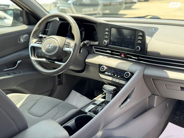 יונדאי אלנטרה