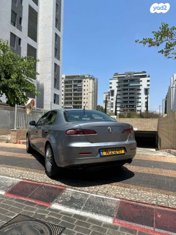 אלפא רומיאו 159