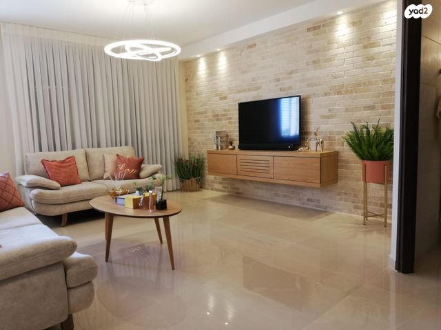 בנימין מינץ 26