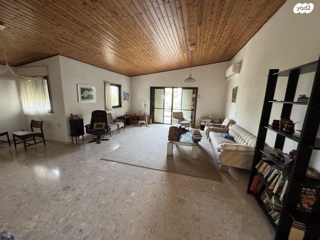 בית פרטי/ קוטג', ז'בוטינסקי 12, מושבה מרכז, זכרון יעקב