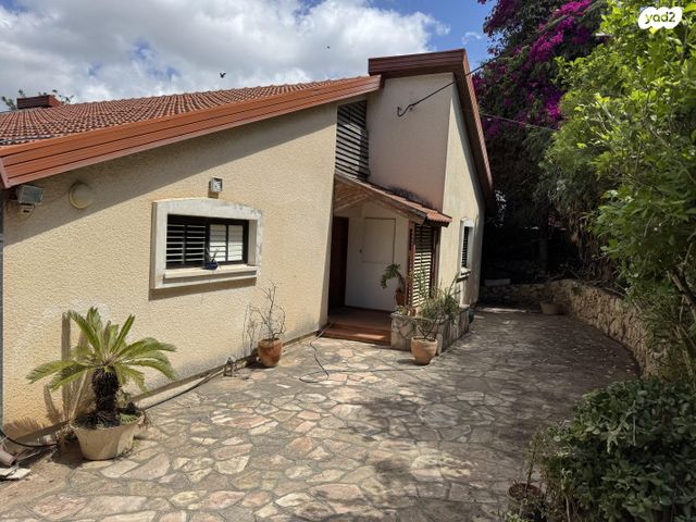 בית פרטי/ קוטג', ז'בוטינסקי 12, מושבה מרכז, זכרון יעקב