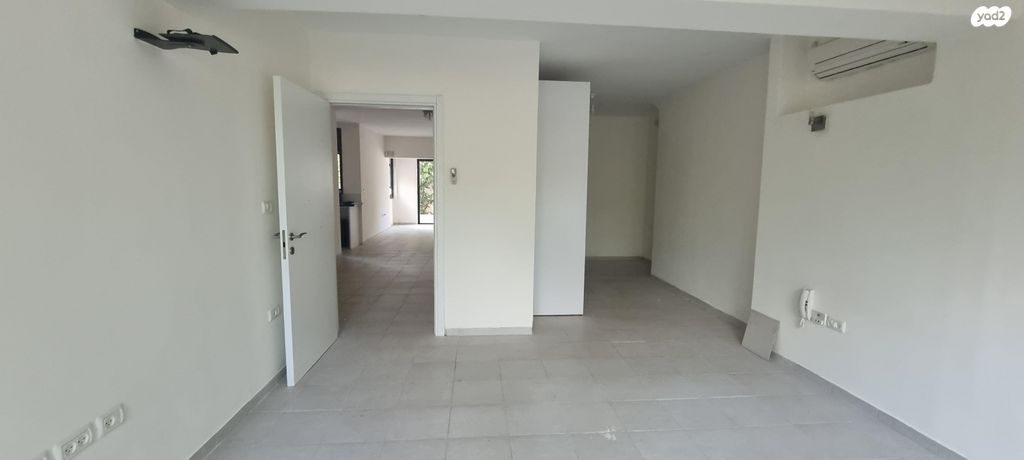 דירת גן, סמטת דולב 7, הצמרות, קיסריה