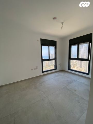 דירה, אמנון ליפקין שחק 1, נוף הטיילת, נתניה