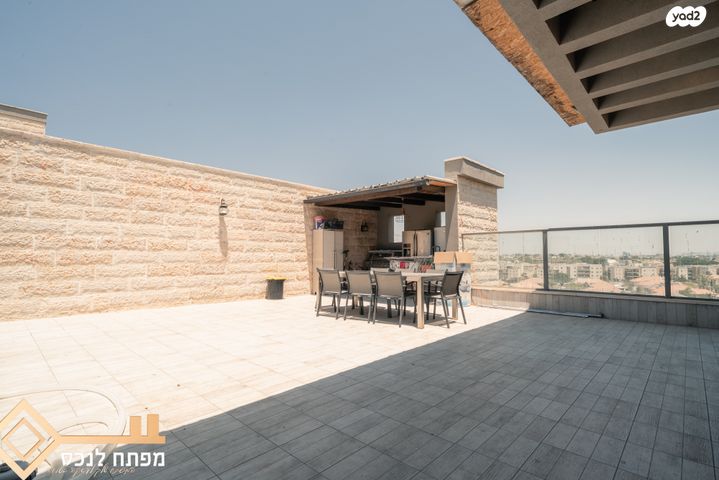 גג/ פנטהאוז, קטיף, נתיבות מערב, נתיבות