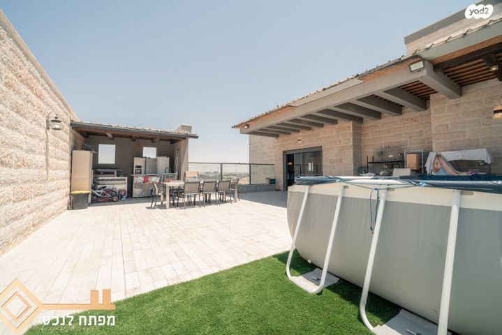 גג/ פנטהאוז, קטיף, נתיבות מערב, נתיבות