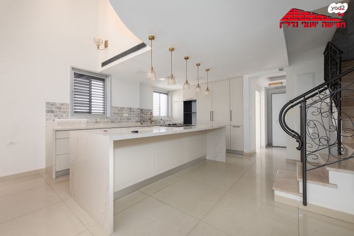 דופלקס, רמב"ם, רמב"ם, ראשון לציון