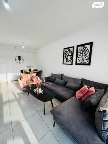 דירה, אריק איינשטיין, הכרם ג', עכו