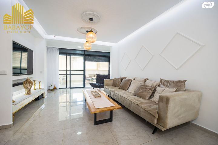 דירת גן, עמנואל זיסמן, חומת שמואל, הר חומה, ירושלים