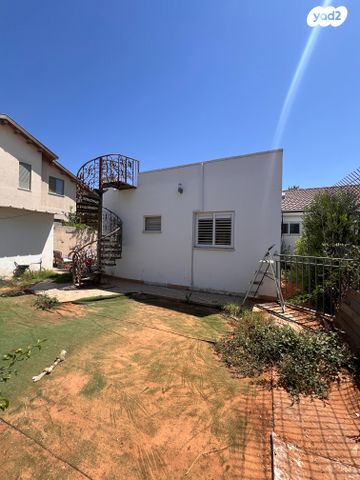 דו משפחתי, משעול האלה, קציר, קציר