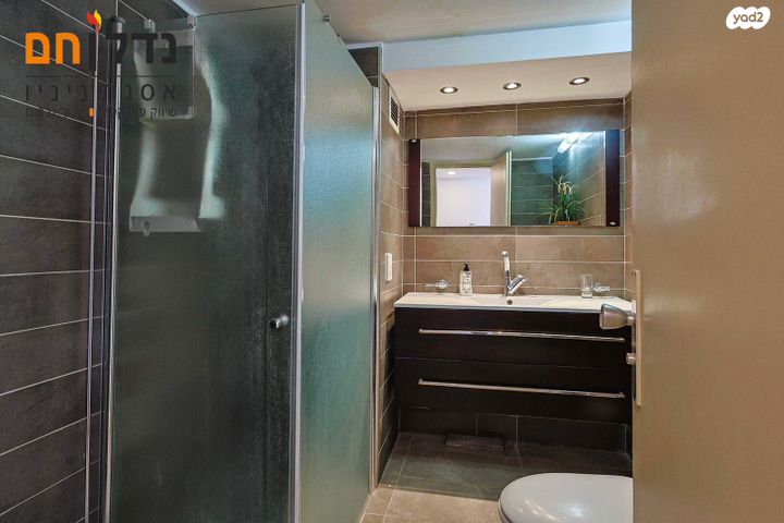 דירה, אלי לנדאו, הרצליה פיתוח, הרצליה