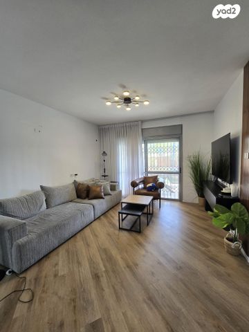 דירת גן, הרב טנא 16, נווה זאב, נאות אילן, באר שבע