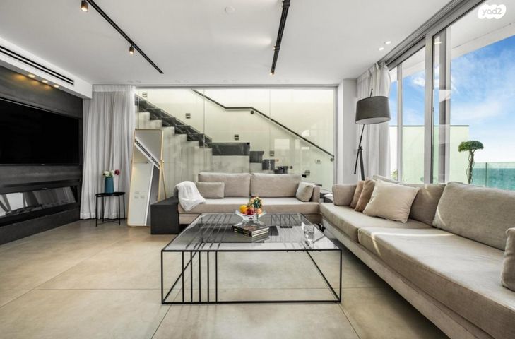 גג/ פנטהאוז, רציף אהרון רוזנפלד, בת גלים, חיפה