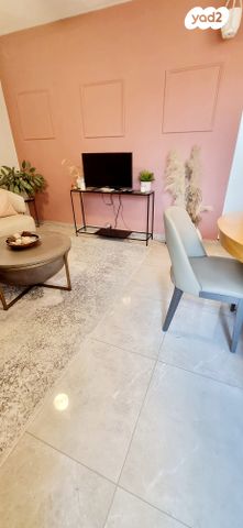 דירה, מצפה נבו, מעלה אדומים