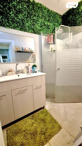 דירה, המסילה, פרדס חנה כרכור