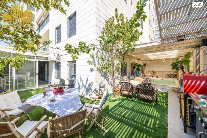 דירת גן, עמנואל זיסמן, חומת שמואל, הר חומה, ירושלים