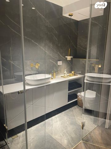 גג/ פנטהאוז, קרית מוצקין