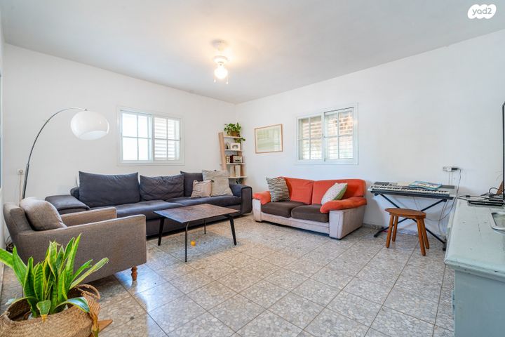 דו משפחתי, פרדס חנה כרכור