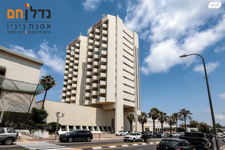 דירה, אלי לנדאו, הרצליה פיתוח, הרצליה