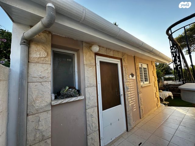 דו משפחתי, משעול האלה, קציר, קציר