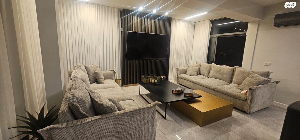 גג/ פנטהאוז