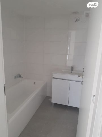 דירת גן, משה לוי 21, נאות שמיר, רמלה