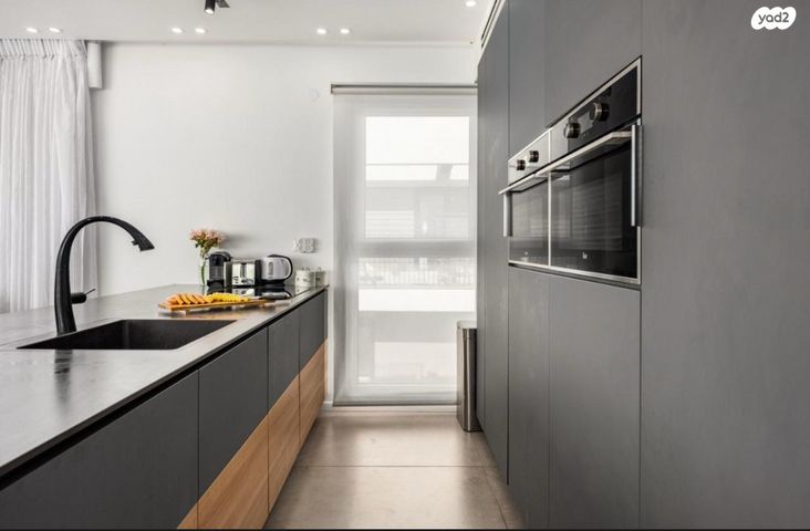 גג/ פנטהאוז, רציף אהרון רוזנפלד, בת גלים, חיפה