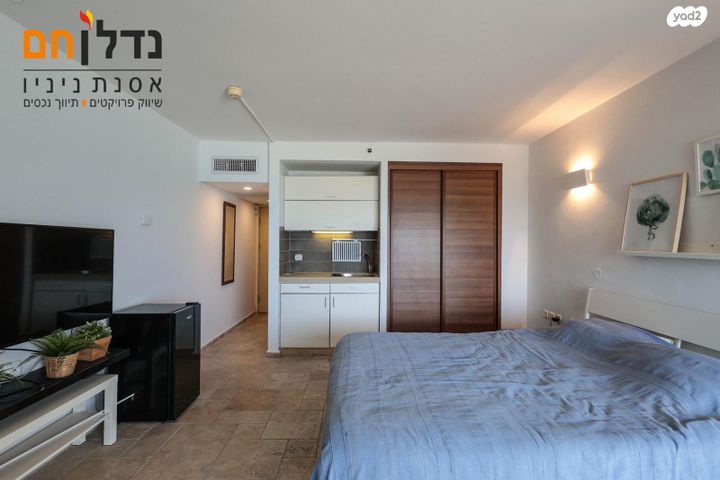 דירה, אלי לנדאו, הרצליה פיתוח, הרצליה