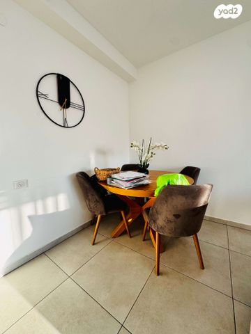 דירה, אריק איינשטיין, הכרם ג', עכו