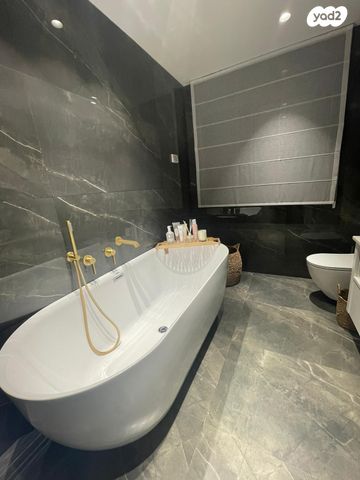 גג/ פנטהאוז, קרית מוצקין