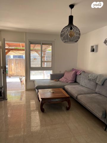 דו משפחתי, משעול האלה, קציר, קציר