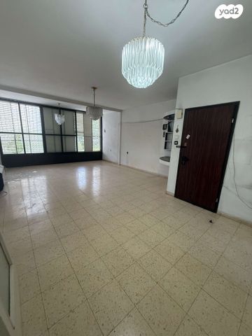 מרום נווה, רמת יצחק