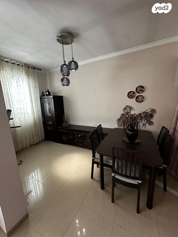 דו משפחתי, משעול האלה, קציר, קציר