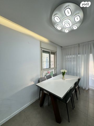 דו משפחתי, עכו