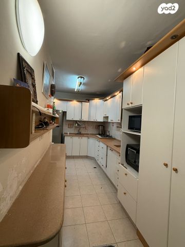 דירה, הרב הרצוג, הר שלום, בני ברק